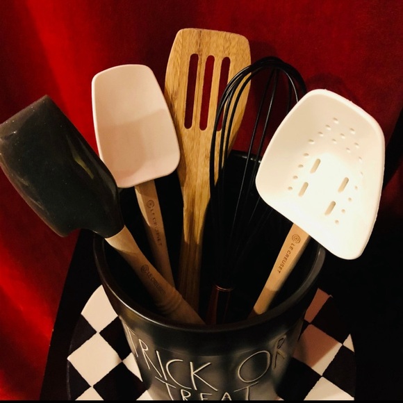 Rae Dunn Halloween Trick or Treat Ceramic Utensil Holder - Picture 3 of 5